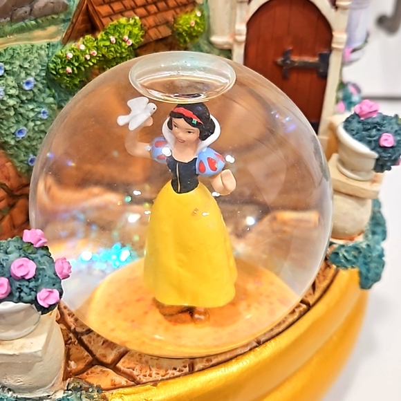 Disney  A Wish Your Heart Makes  3 sided rotating figurine w/snow globes. - Picture 6 of 16